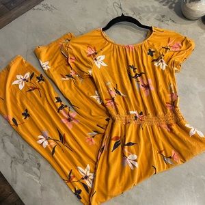 Bixby nomad girls romper. Girls size medium, 8/10.